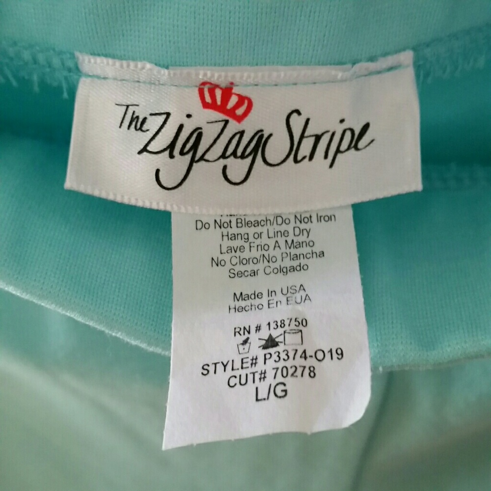 NWOT Zig Zag Stripe Capri Pants - Picture 2 of 3